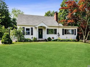 43 Woody Ln, Northport, NY 11768