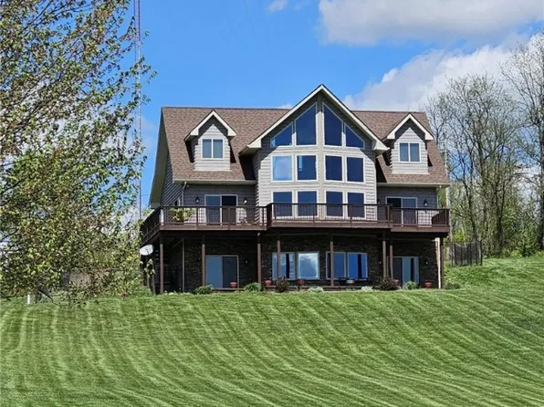 392 Hague Ln, Uniontown, PA 15401