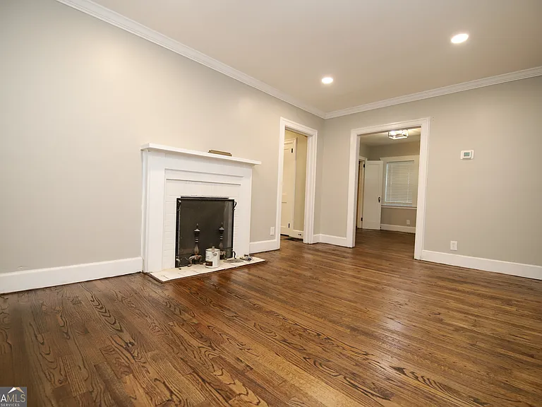 112 Saynor Cir — Photo 3