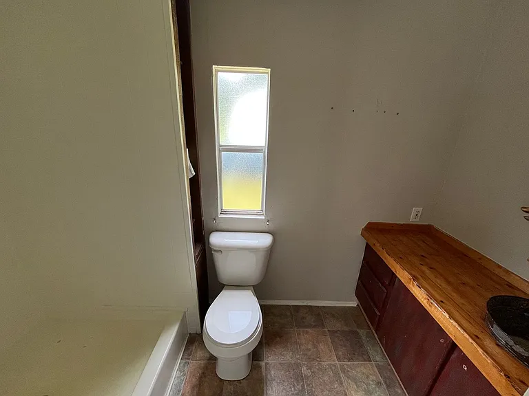 201 Benton Ln — Photo 10