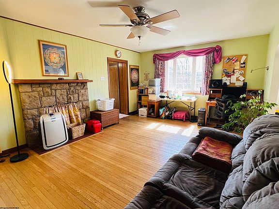 4th image of 1061 Westview Dr