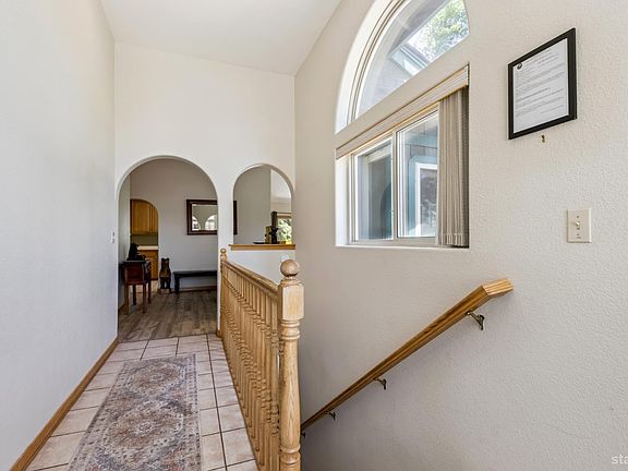 3rd image of 352 Heather Cir