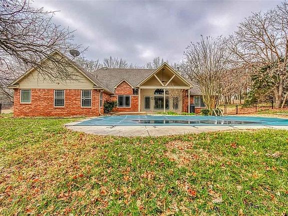 4th image of 2309 Forest Road Cir