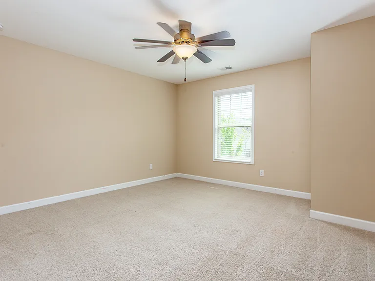 930 Hampton Oaks Dr — Photo 20