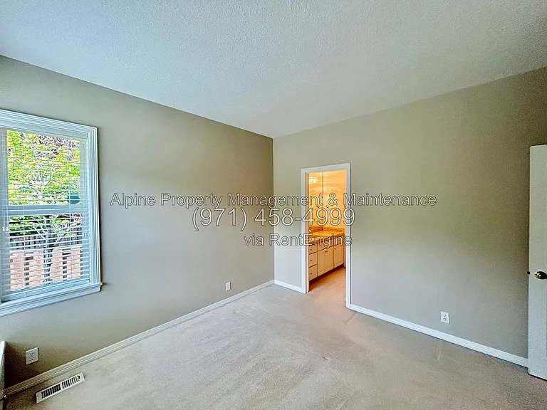 820 NW Pebble Beach Way — Photo 32