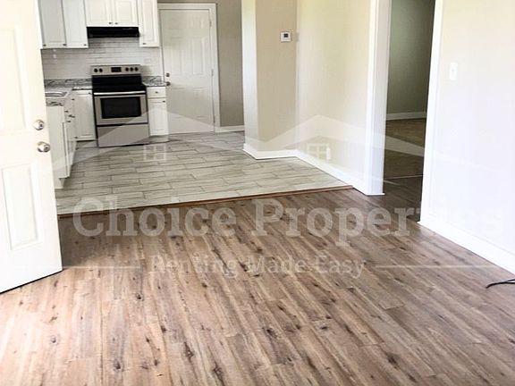 4th image of 284 Lee Rd