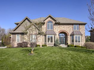 19488 Walnut Cir, Omaha, NE 68130