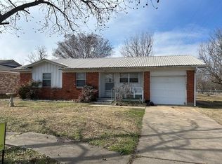 401 S Carter St, Whitewright, TX 75491