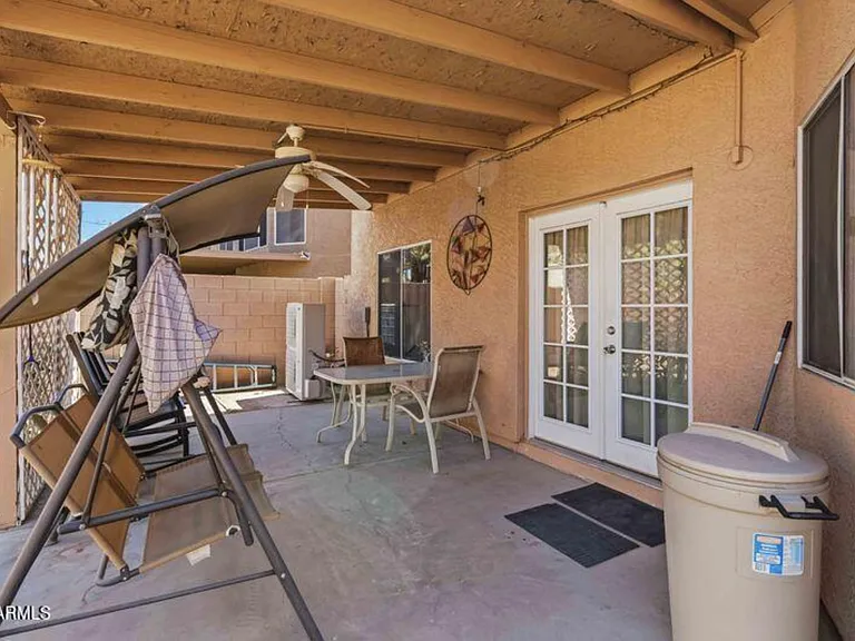521 N Cobblestone St — Photo 23
