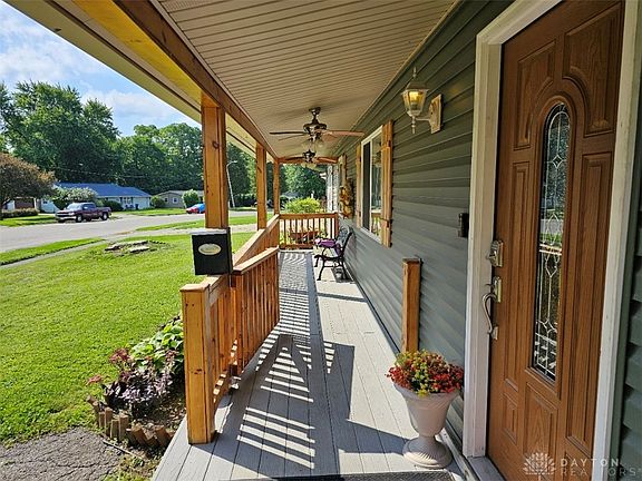 5th image of 845 Cliffside Dr