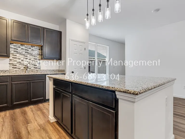 710 Alban Aly — Photo 13
