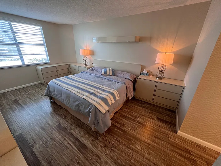 1950 S Ocean Dr #8Q — Photo 17