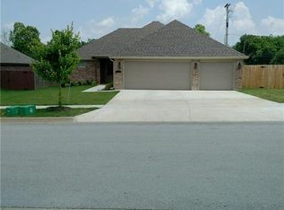 1487 S Highbush Ave, Fayetteville, AR 72701
