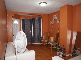 910 E Grand St, Elizabeth, NJ 07201