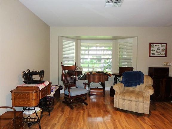 4th image of 3581 Oak Lake Dr