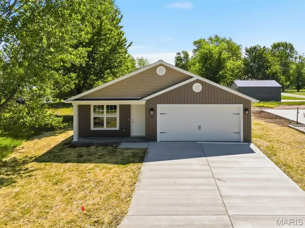 256 Walnut St, Hawk Point, MO 63349