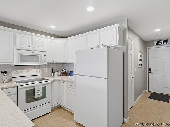 5th image of 708 Clearwater Dr #2A