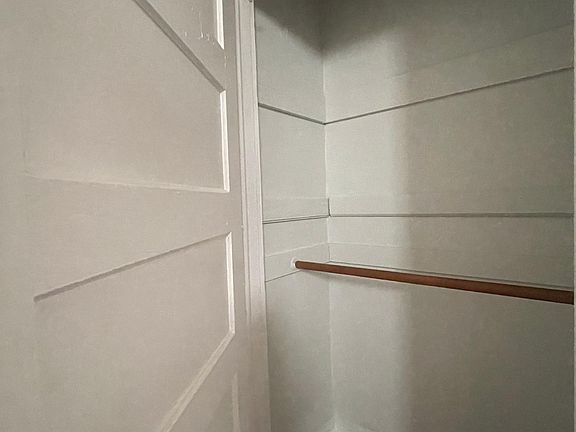 4th image of 34 Abbey St #A