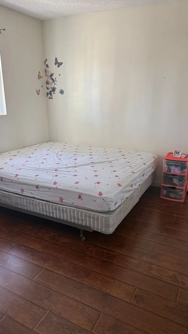 Charming 3br Town House. In North Hills — Photo 2