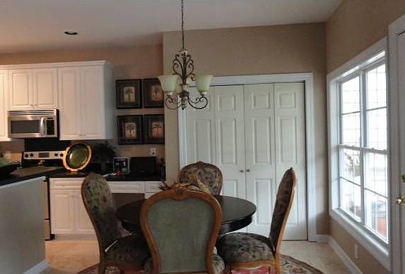 Eat in kitchen