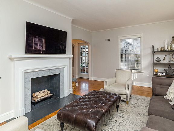 4th image of 281 S Lawndale Ave