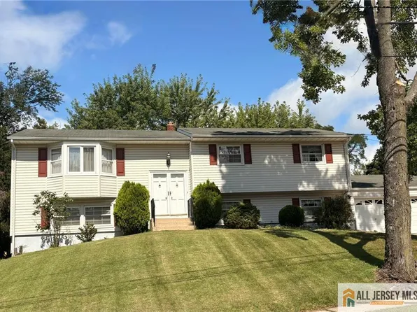 35 Wellington Rd, East Brunswick, NJ 08816
