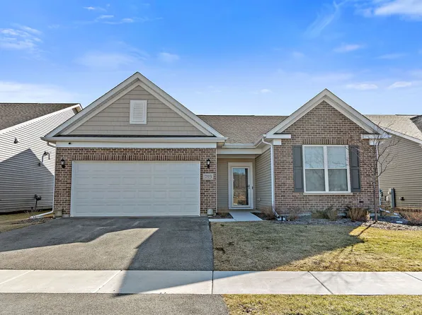 793 Spring Dr, Lindenhurst, IL 60046