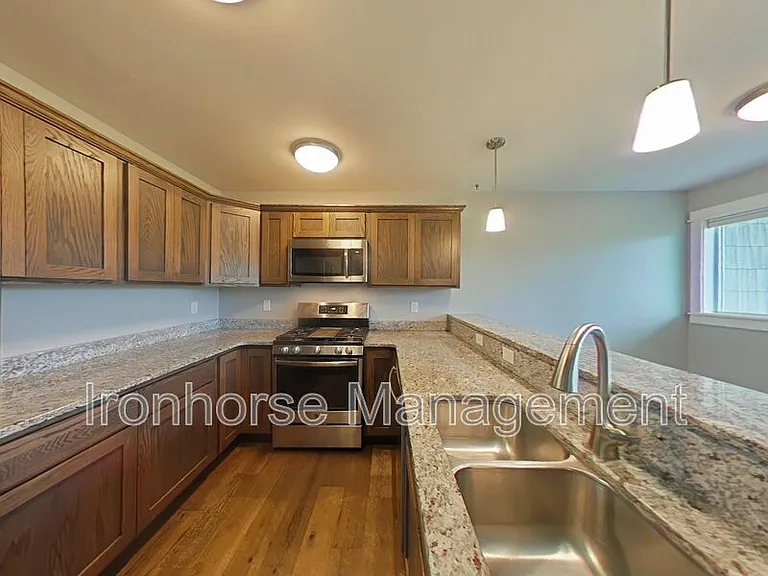 2930 Warbler Way #B — Photo 11