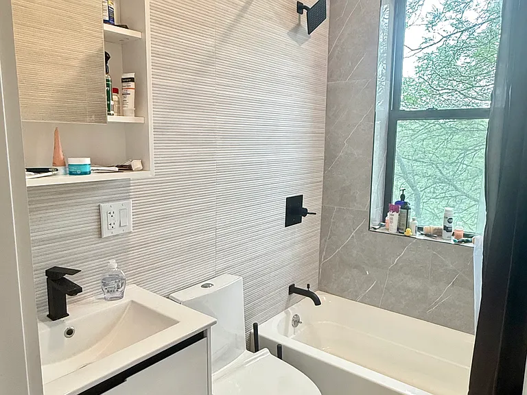 10 Westminster Rd #14D — Photo 8