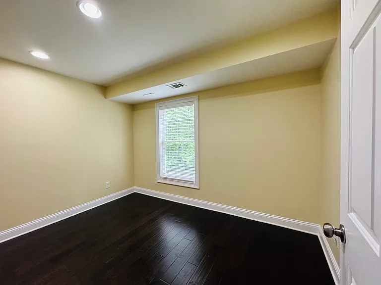 595 Oak Alley Way — Photo 35