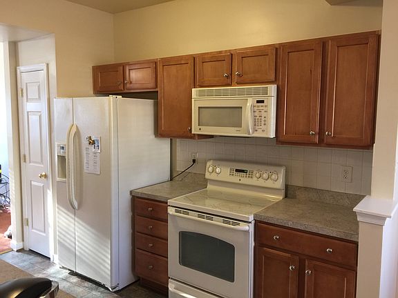 3rd image of 4120 Dominion Townes Cir