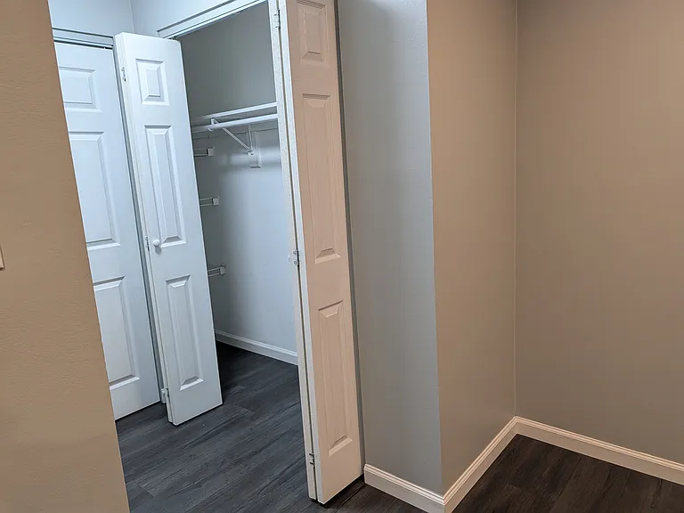 42 Norwich Pl — Photo 9