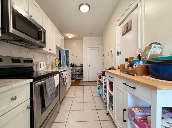10 Ransom Rd #8, Brighton, MA 02135