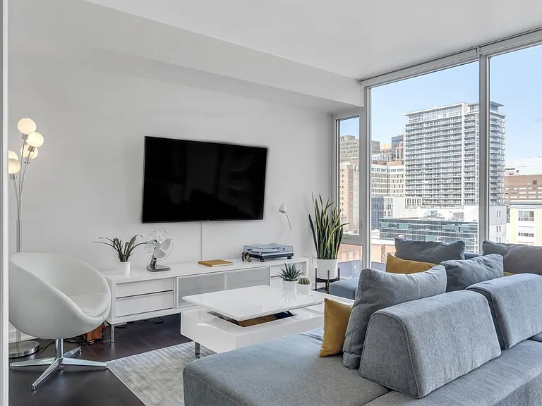 300 Lisgar St #701 — Photo 12