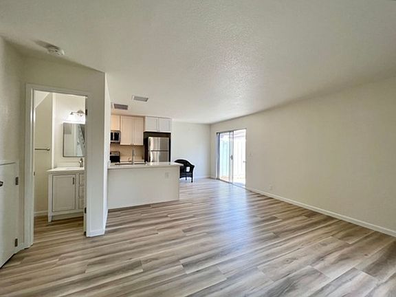 2nd image of 1032 Marina Dr