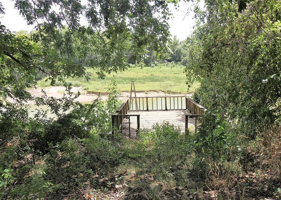2nd image of Pecan Valley Dr