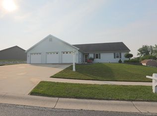 327 Hillside Ave, Roanoke, IN