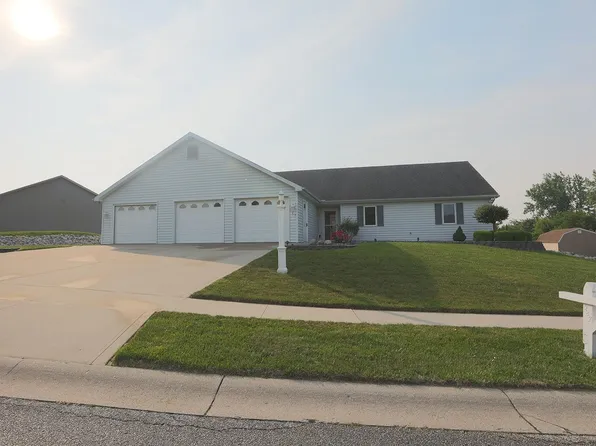 327 Hillside Ave, Roanoke, IN 46783