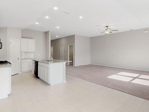 3rd image of 6124 Halton Dr