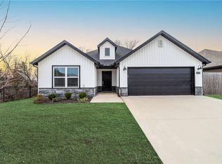 2508 S D St, Rogers, AR 72758