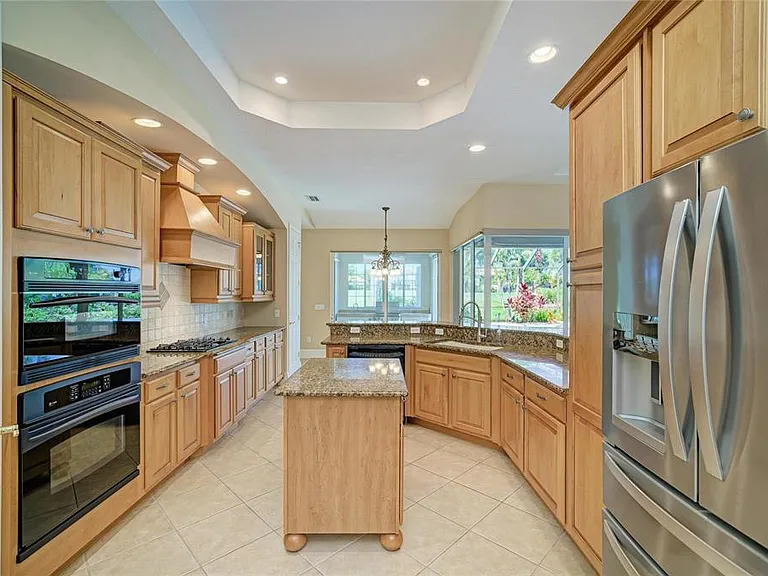 7022 Dominion Ln — Photo 9