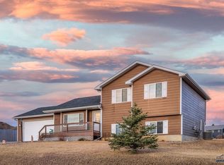 2714 Wildhorse Dr, Rapid City, SD 57703