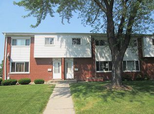 960 N Virginia Ln, Elmhurst, IL 60126