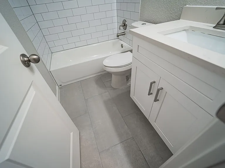 5866 Cliff Path — Photo 29