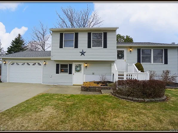 202 Autumnwood Dr, Buffalo, NY 14227