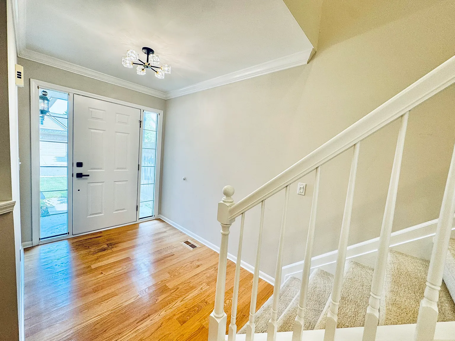 3 bed, 2.5 bath, 1586 sqft, $2,700 — Photo 3