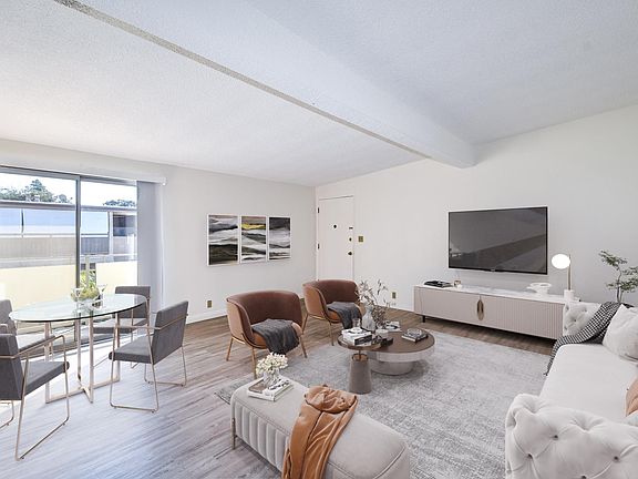4th image of 2707 Montrose Ave #10