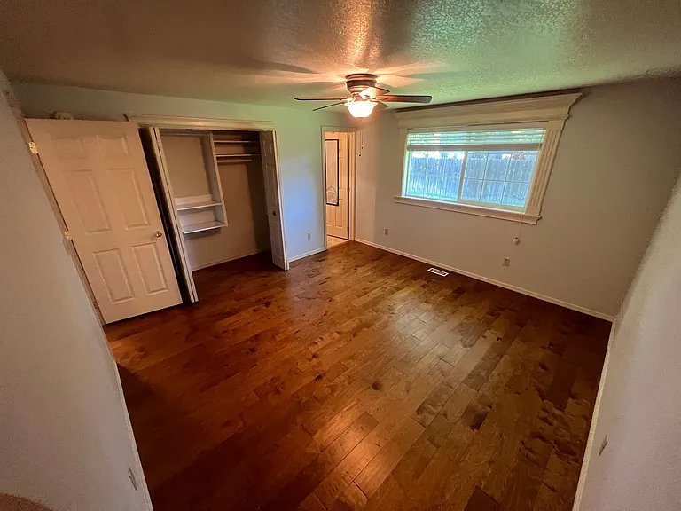 3578 S North Church Ave — Photo 15