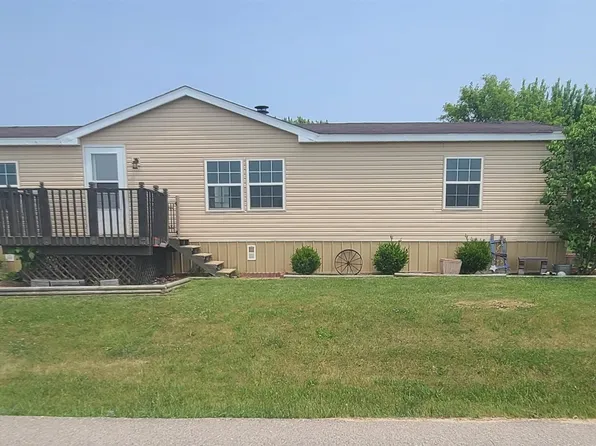 301 Clare Ln, Mc Gregor, IA 52157