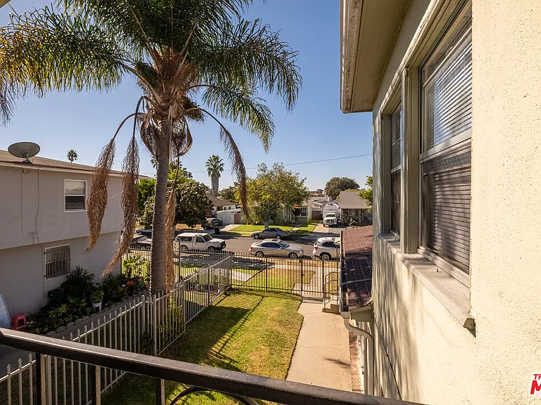 11508 Simms Ave — Photo 3
